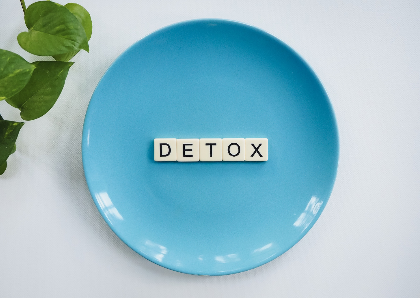 Read more about the article The Pros and Cons of Detox Weight Loss Supplements